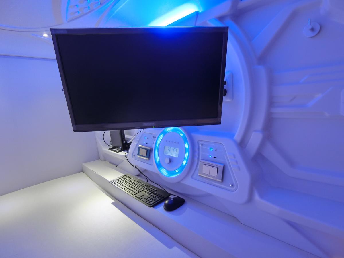 Capsule Hotel Manyudo Kyoto Dış mekan fotoğraf