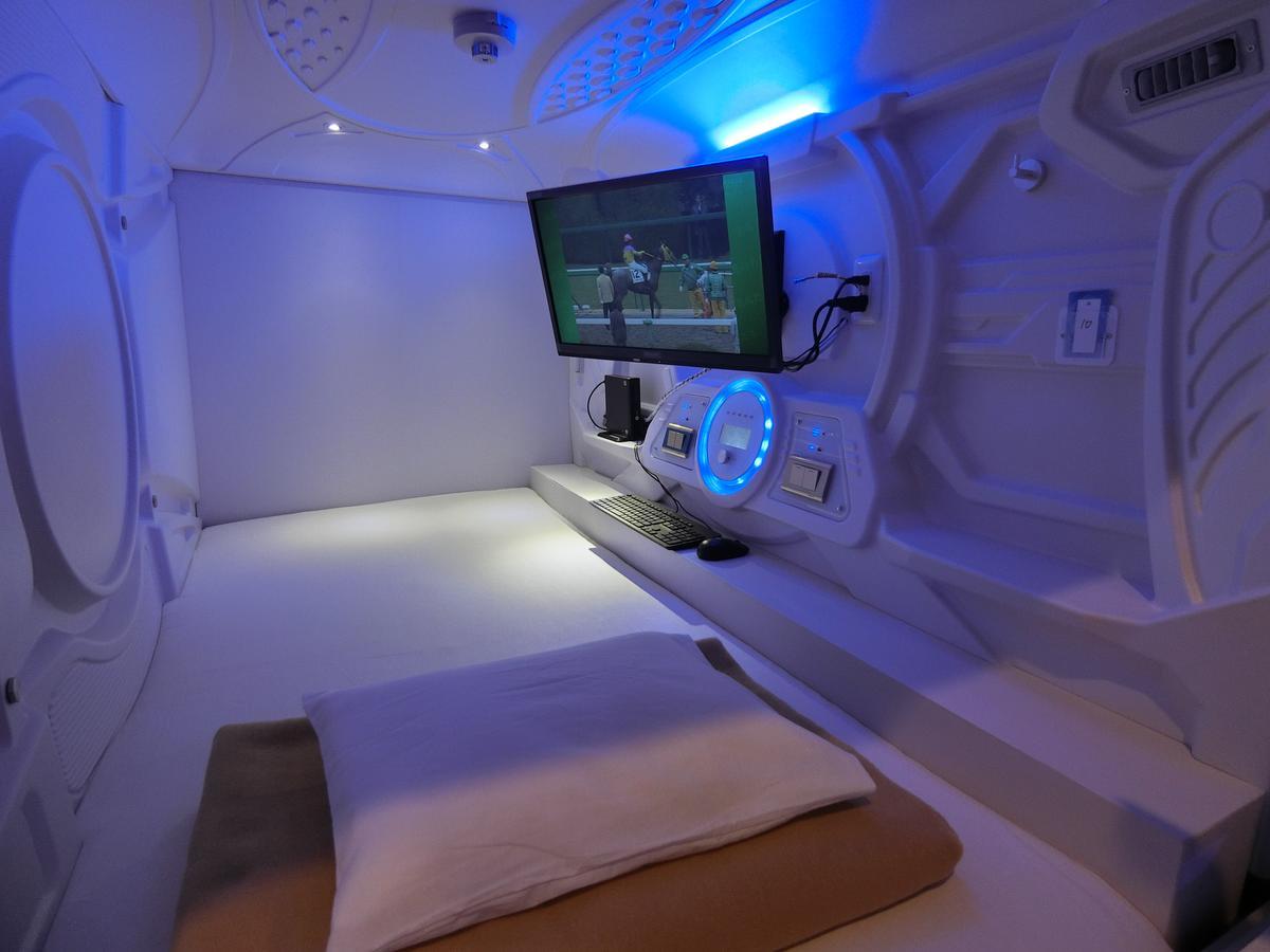 Capsule Hotel Manyudo Kyoto Dış mekan fotoğraf