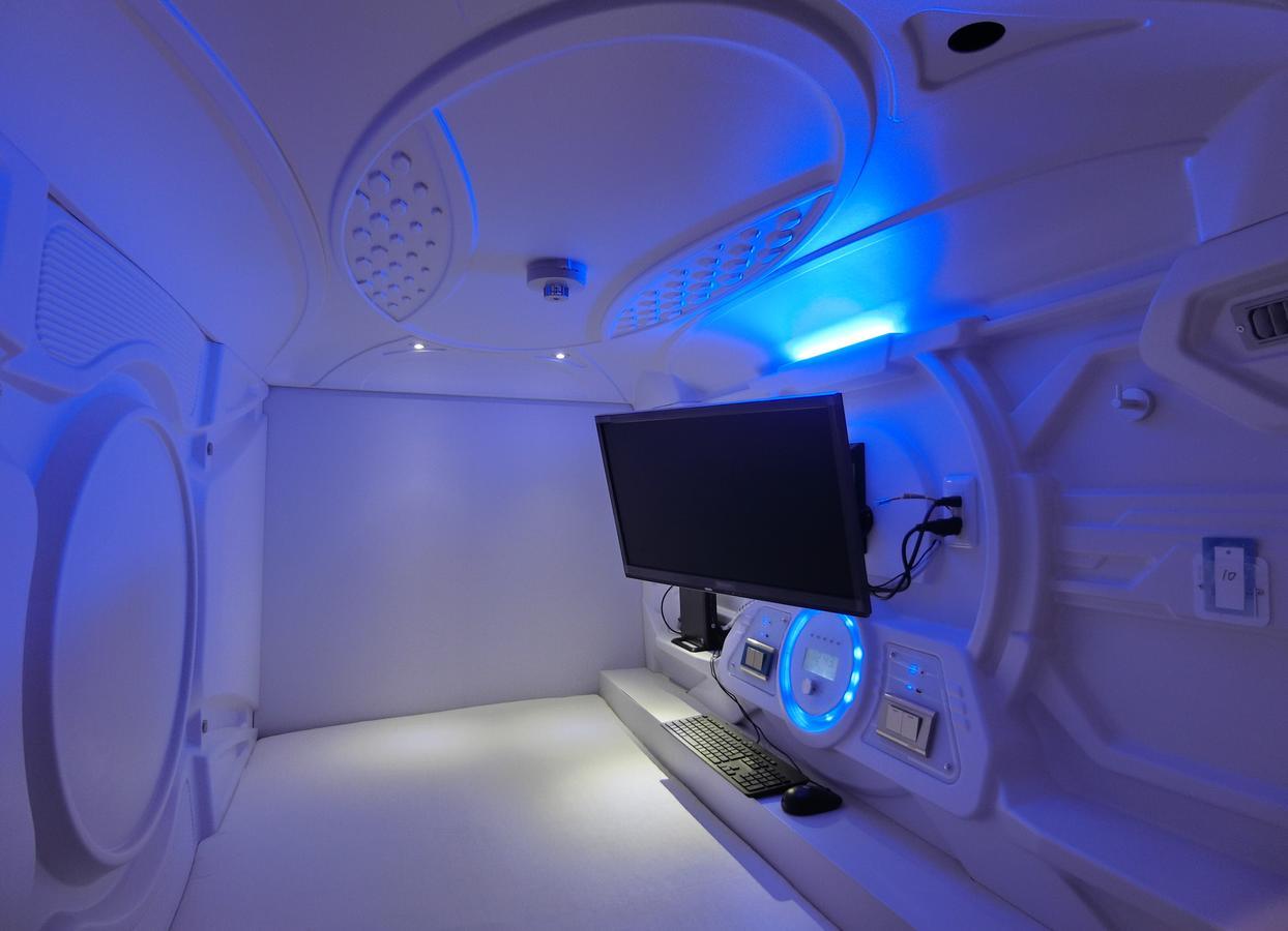 Capsule Hotel Manyudo Kyoto Dış mekan fotoğraf